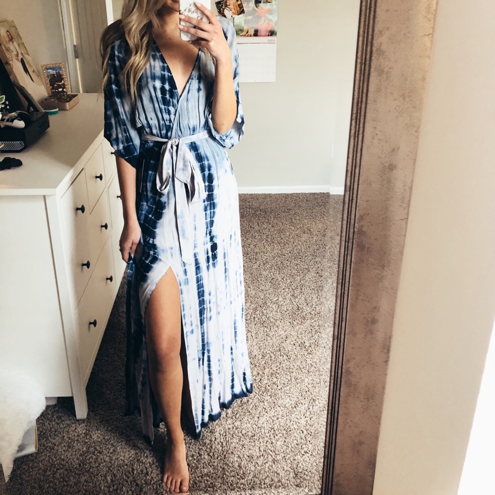 Lulu's Blue and White Tie-Dye Maxi Dress with Belt
